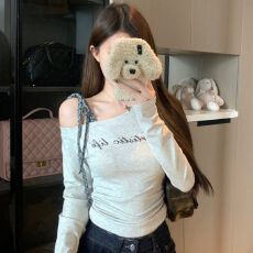 慵懒风辣妹斜肩字母印花绑带长袖T恤女秋季新款修身百搭短款上衣