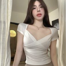 批发2026交叉<b class='q'>v领</b>短袖<b class='q'>T</b><b class='q'>恤</b>女夏季收腰内搭短款露脐上衣