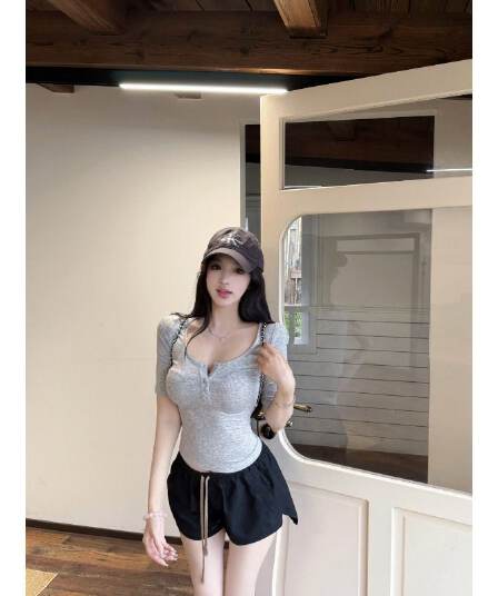 2026 핑크색 u 칼라 헨리 버클 티셔츠 여성 여름 신축성 몸매 가꾸기 섹시함 쇼트 스타일 맨위