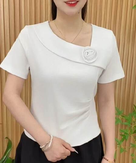 2026 여름 새로운 비스듬한 칼라 디자인 센스 패션 허리 수축 반소매 슬림해 보이는 반팔 티셔츠 맨위 여성