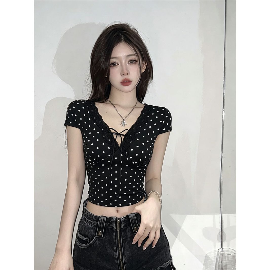 2026 패션 핫걸 도트 무늬 V넥 레이스업 반팔 티셔츠 여름 디자인 센스 몸매 가꾸기 슬림해 보이는 레이스업 쇼트 스타일 맨위