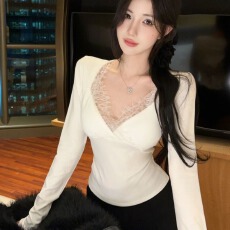 批发2026磨毛白色扭结蕾丝长袖T恤女秋季性感气质收腰针织打底衫上衣