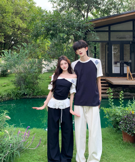 실사 오프숄더 반팔 티셔츠 여성 여름 몸매 가꾸기 핫걸 패치워크 쇼트 스타일 오프숄더 투피스 세트 커플룩
