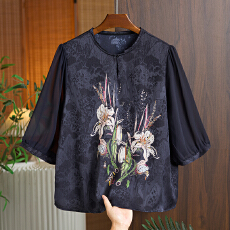 批发实拍 2026新款上衣女时尚百搭复古绣花纯色宽松香云纱<b class='q'>妈妈装</b>T恤