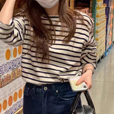 批发<b class='q'>黑白条纹</b>长袖<b class='q'>t</b><b class='q'>恤</b>女春秋冬设计感小众内搭打底衫宽松上衣
