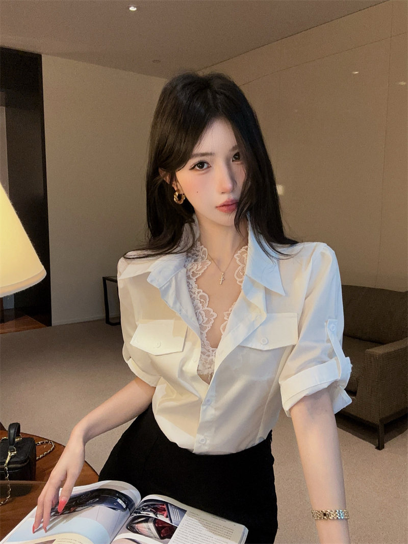 실사 2026 여름 새로운 한국 스타일 레이스 조각 몸매 가꾸기 슬림해 보이는 외국 가스 핫걸 페이크 레이어드 반팔 여성 셔츠