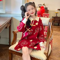 女童毛衣连衣裙冬季新款中大童洋气女孩国风盘扣裙子拼色针织裙潮
