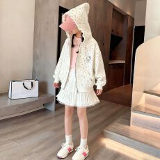 批发女童外套<b class='q'>春</b>秋季2026新款中大童洋气女孩百搭碎花上衣连帽开衫卫衣