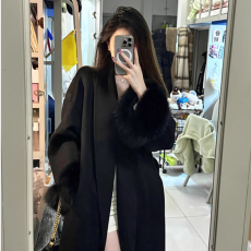 批发法式高级设计感毛呢<b class='q'>大</b>衣<b class='q'>女</b>2025秋冬新款呢子狐狸袖口毛中长款外套