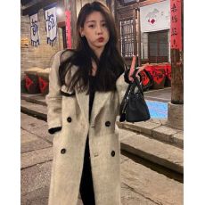 批发赫本风呢子<b class='q'>大</b>衣<b class='q'>外套</b><b class='q'>女</b>2025秋冬新款毛呢高级感超好看小个子中长款