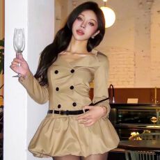 批发原版做法+腰带 新款卡其<b class='q'>风衣</b>高级感复古收腰大翻领<b class='q'>双排扣</b>花苞短裙