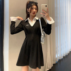 春秋季2026新款黑色长袖假两件法式连衣裙女收腰设计感a字短裙子