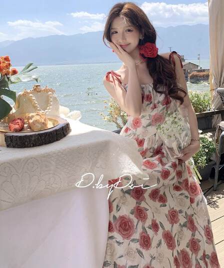 차 휴식 프랑스식 슈퍼 잘 생긴 여성 드레스 2026 여름 새로운 해변가 휴가 빨간색 꽃무늬 슬립 드레스 롱 스커트