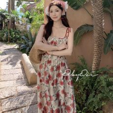 批发冷艳美人氛围感 ROUJE KORA 法式浪漫油画红玫瑰印花吊带<b class='q'>连衣裙</b>夏