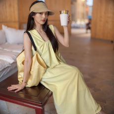 批发原版做法有内里法式设计感<b class='q'>纯色</b>扭结背心裙女无袖V领气质A字中长裙