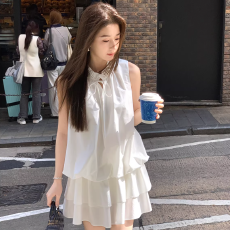 批发温柔风V领系带黄色花苞<b class='q'>连衣裙</b>女新款百搭显瘦a<b class='q'>字</b>无袖短裙短裤套装