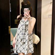 批发初恋系甜美白月光无袖格纹连衣裙夏季流行新款小个子宽松娃娃短裙