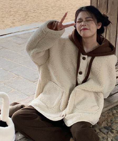 겨울 새로운 레트로 패치워크 색상 후드 두꺼운 양털 플리스 보온 외투 여성 빅 포켓 루즈핏 맨위 여성