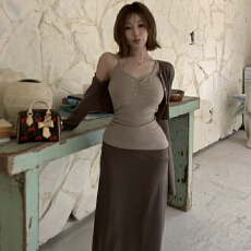 原版做法韩系减龄ootd穿搭套装裙子女秋季灰色开衫吊带长裙三件套