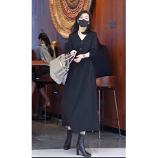 批发2026早秋黑色高级感长袖连衣裙女<b class='q'>春</b>季新款小黑裙收腰显瘦气质长裙