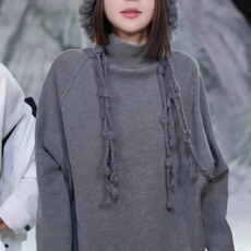 批发秋冬2025新款内搭中长款遮屁股灰色高领卫衣个性不规则打底衫<b class='q'>上衣</b>