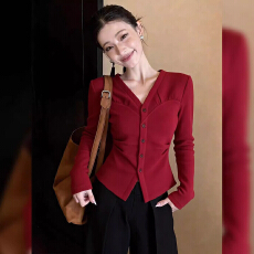 批发时尚甜美风红色V领百搭上衣冬季2026新款法式<b class='q'>通勤</b>风百搭显瘦长袖