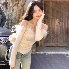 批发【原版做工】2026秋<b class='q'>冬</b>款纯欲毛毛拼接一字肩女露肩长袖打底衫上衣