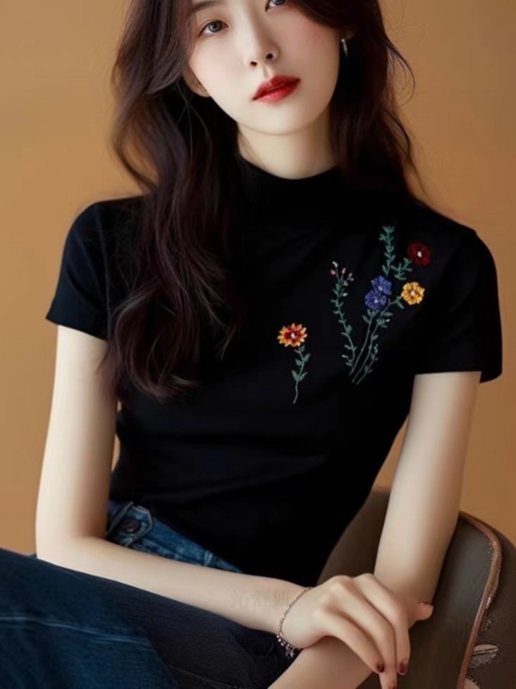 FA35693# 法式黑色半高领刺绣短袖t恤女新款夏季百搭显瘦欧货洋气小衫 服裝批發女裝批發服飾貨源