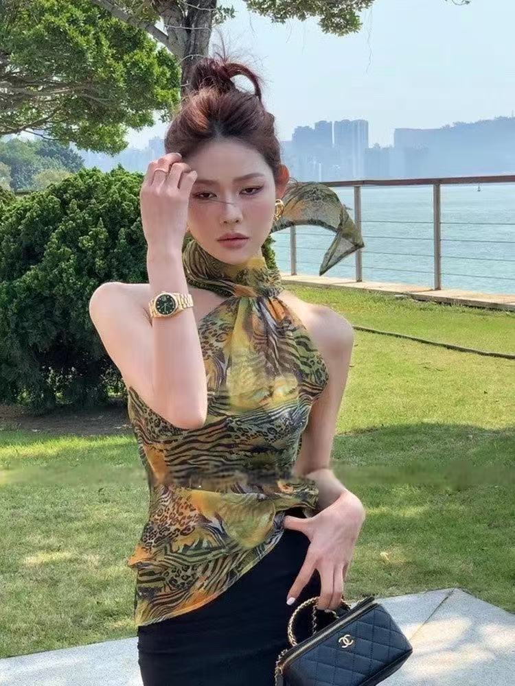 FA35689# 辣妹印花雪纺吊带背心女夏季薄款修身设计感小众飘带复古挂脖上衣 服裝批發女裝批發服飾貨源