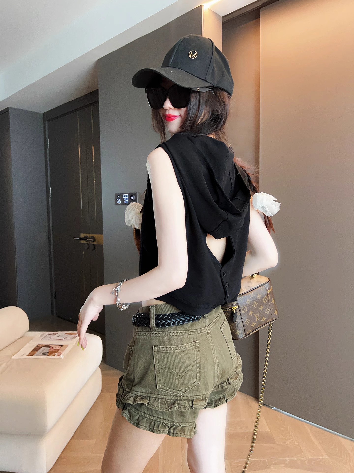 FA35682# 设计感小众时尚连帽无袖T恤女装夏季新款显瘦百搭短款上衣 服裝批發女裝批發服飾貨源