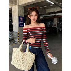 批发<b class='q'>街头</b>美式辣妹条纹一字肩长袖T恤2025年秋冬新款修身显瘦短款上衣