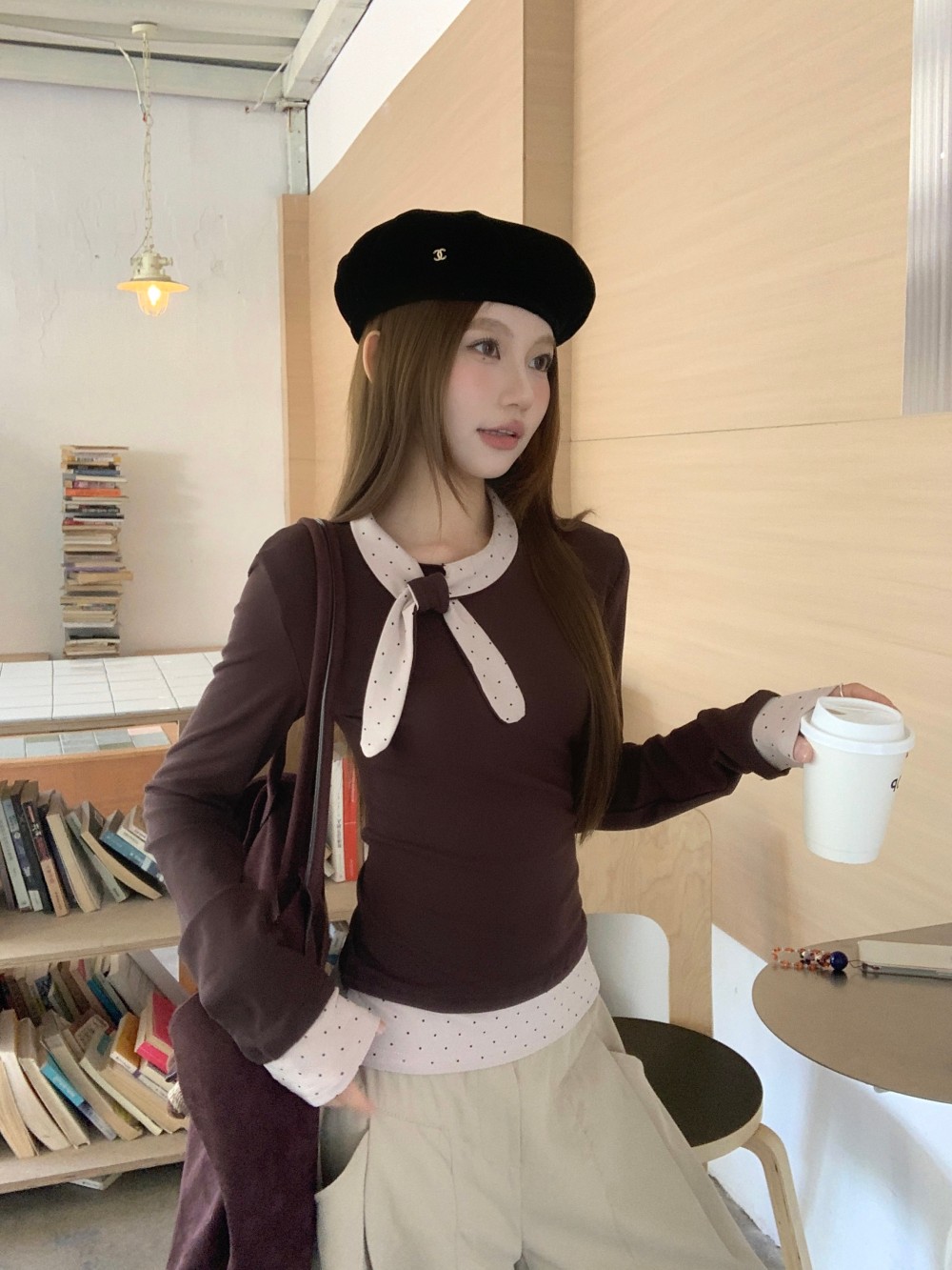 실사 봄 가을 신제품 디자인 센스 도트 무늬 배색 페이크 레이어드 커피 색상 티셔츠 맨위 여성