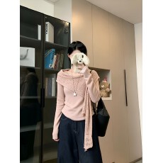批发实拍  设计感下正肩长袖针织衫女<b class='q'>秋</b>季修身披肩别致上衣