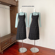 批发星期五 复古碎花修身吊带连衣裙绿色打底一套韩版显瘦内搭套装