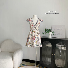 批发Wuuus【塞纳花房】明媚法式印花 肌理感碎花<b class='q'>连衣裙</b>女抹胸裙子气质