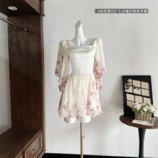 批发Hotdog 热狗很辣绯花落日七分袖方领<b class='q'>连衣裙</b>子女温婉气质短裙