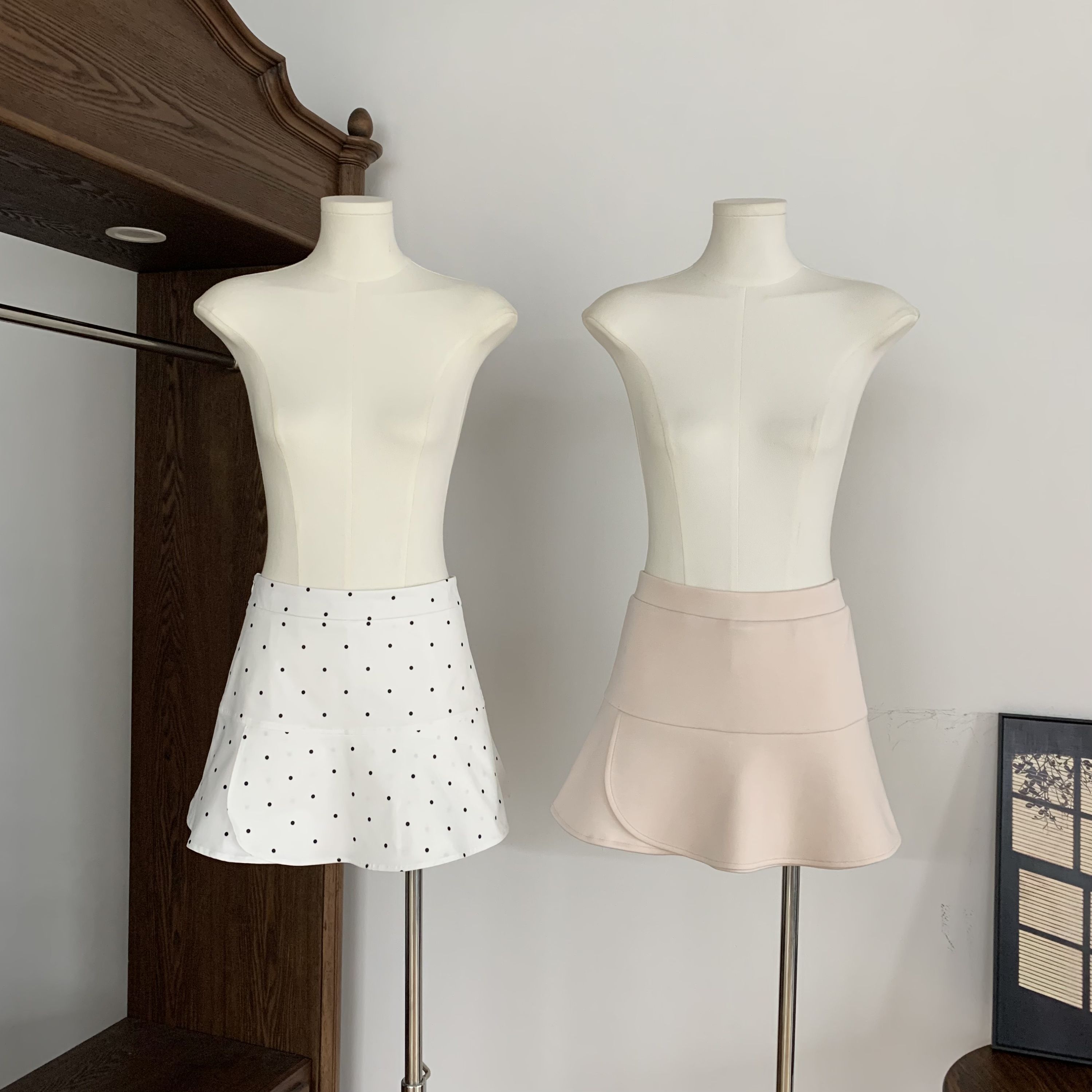 callmeear 꽃잎 웨이 치마 슬림해 보이는 장난기 넘치는 한 부서 한 마디 미니 스커트 여름 새로운 노출 방지 반신 스커트