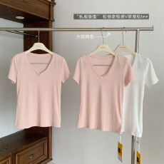 批发韩<b class='q'>雨</b>嘉 自制“私服版型” 春夏松弛老钱感V领宽松短袖