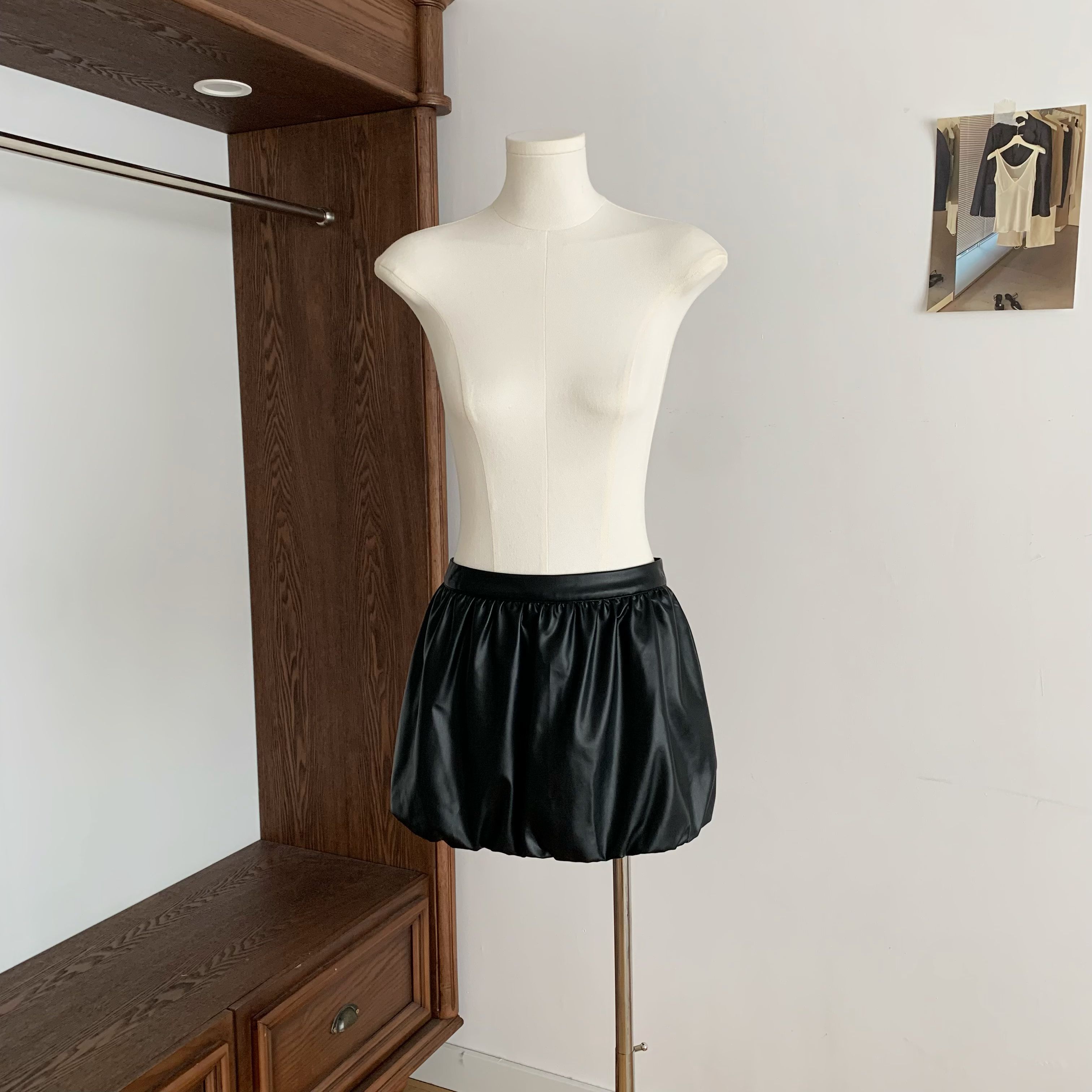 cher 챠오어 길다 다리 diy 다용도 퍼프 꽃밭 치마 여성 여름 검정색 슬림해 보이는 하이웨이스트 가죽 반 스커트 미니 스커트