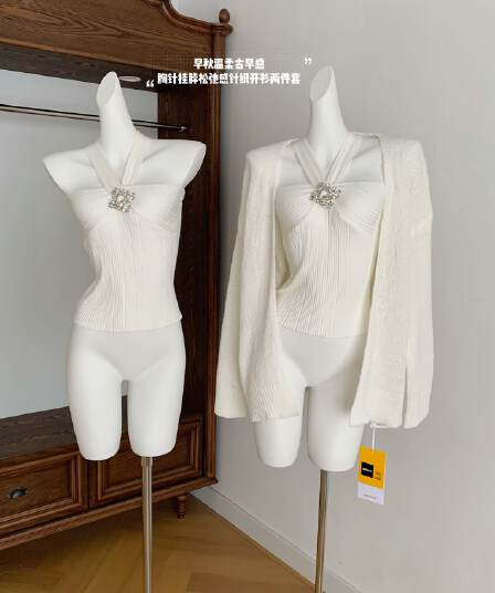 榛 과일 따뜻한 플러시 이른 가을 부드러운 고대 조기 센스 브로치 행침 목 느슨함 센스 니트 오픈 가디건 투피스 세트