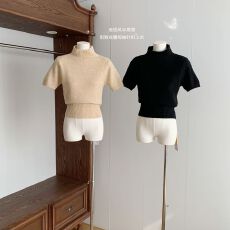批发HERA 秋季半高领短袖针织<b class='q'>衫</b>女设计感别致圆领套头内搭老钱风上衣