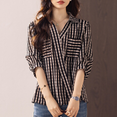 批发限价+12+小视频 2026夏季新款条纹中袖<b class='q'>衬衫</b>女烫钻<b class='q'>衬衣</b>设计感