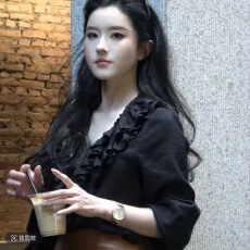 批发高级感轻奢洋气减龄荷叶领黑色衬衫女2026超火早春独特超好看上衣