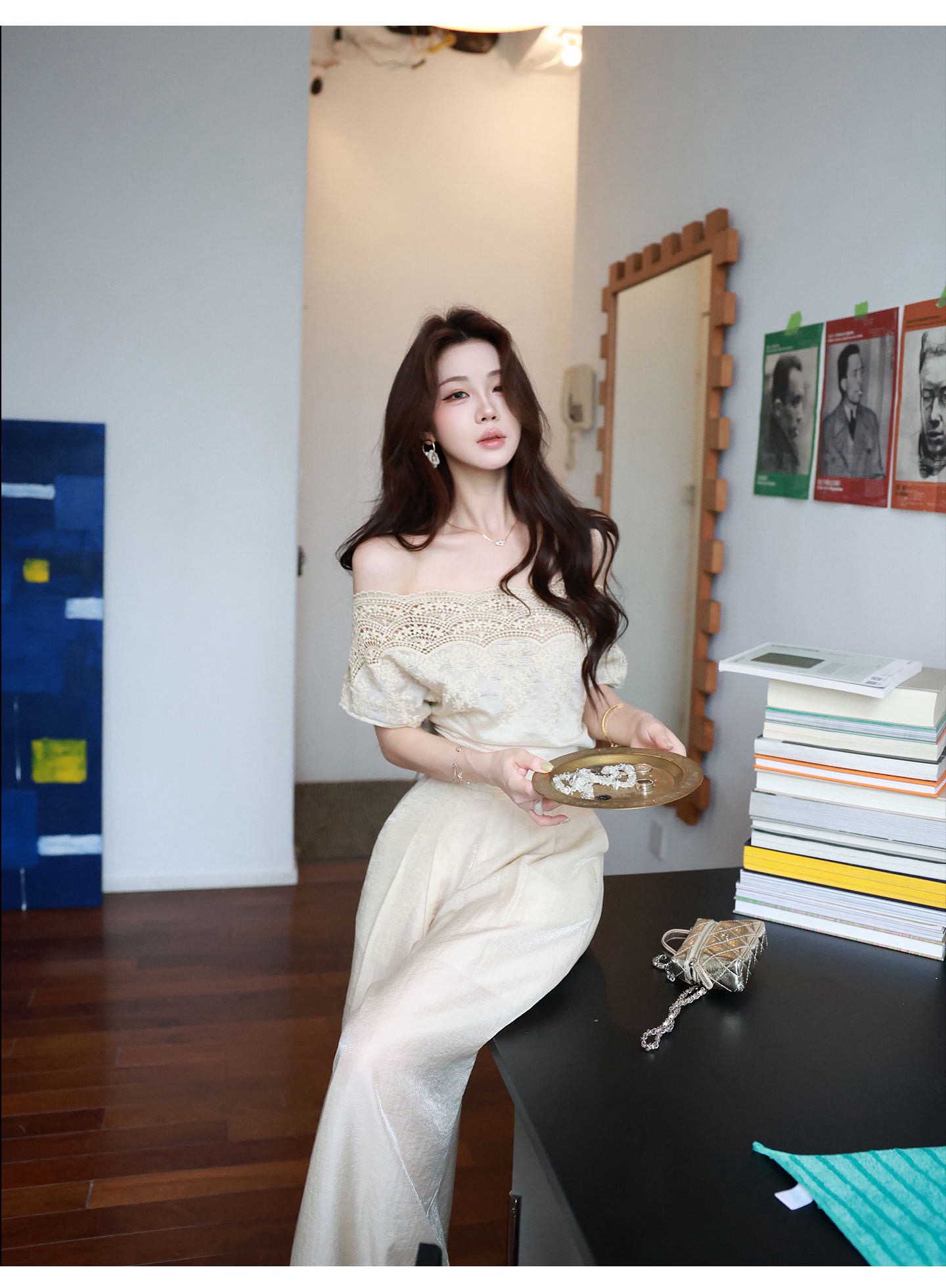 무쯔리 목자이 ~ 중 리 살구 위칭 그리고 품격 보트넥 레이스 자수 스트랩 허리 수축 맨위 와이드 레그 팬츠 세트