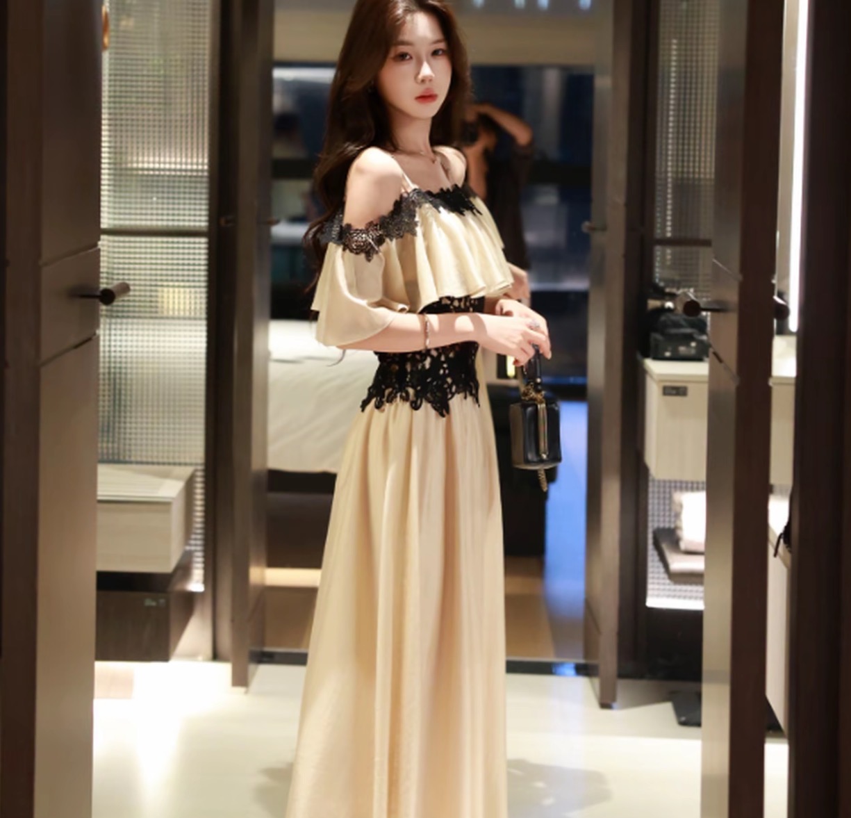旧时芳华轻熟设计感一字肩收腰吊带垂感半身裙套装   服裝批發女裝批發服飾貨源