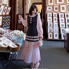 批发蕾英俊【莓朵私语】甜妹假两件连衣<b class='q'>裙</b> 撞色木耳边领口泡泡袖长<b class='q'>裙</b>