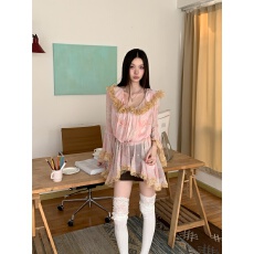 批发已出货枫秋霞粉橙色印花<b class='q'>雪纺</b>蕾丝花边V领百搭原创水袖<b class='q'>长袖</b><b class='q'>上衣</b>