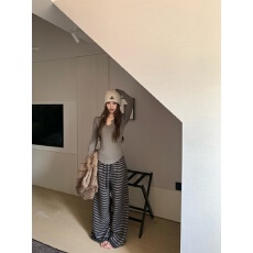 批发实拍实价 早秋灰色显瘦磨毛打底上衣＋针织<b class='q'>条纹</b>阔腿裤