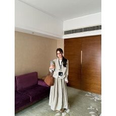 批发实拍实价 圆领羊毛针织开衫软糯毛衣外套松紧腰格子半身花苞裙