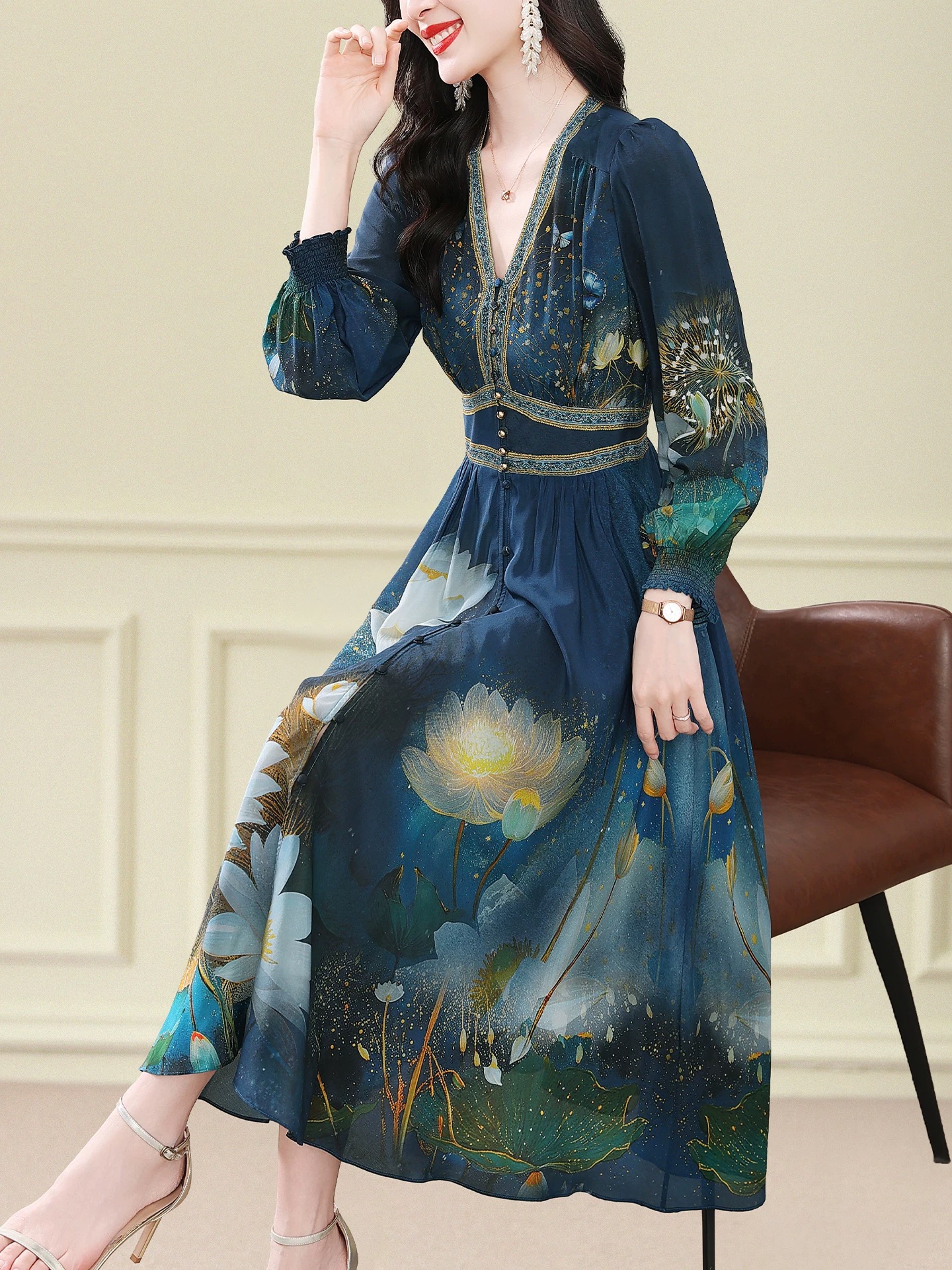 RY1167# 连衣裙春季2026新款高贵洋气复古印花裙桑蚕丝别致V领显瘦裙